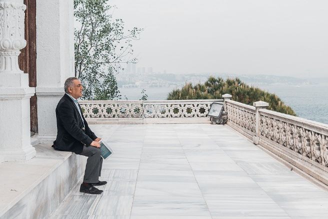 man waiting for his young date