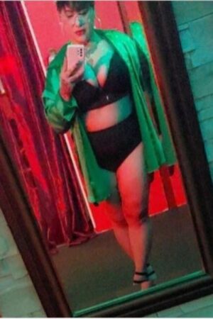 full bodied mature Blackpool escort in glasses