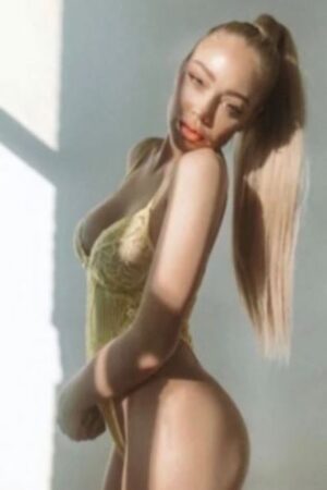 skinny and petite blonde Middlesbrough escort
