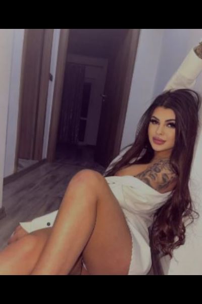 cute and tattooed Kent escort