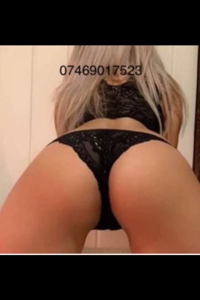 Blonde Middlesbrough escort in black lingerie