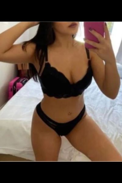 young Sussex escort in black undies selfie