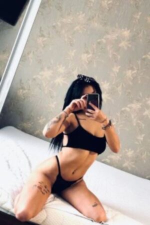 Sunderland escort posing for a selfie