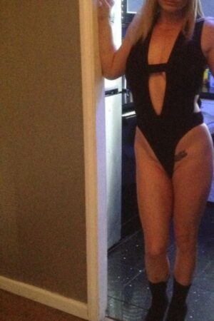 Mature Blonde Kent escort