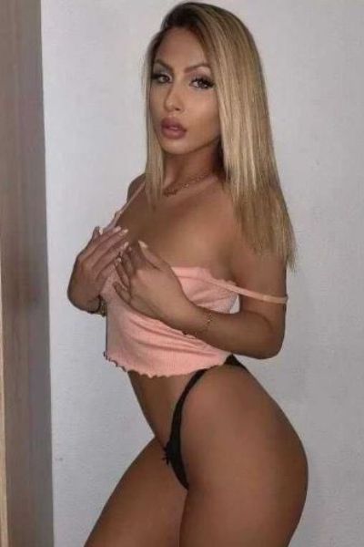 Outcall Blonde Woking escort