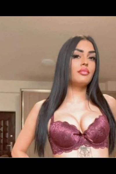 young Dundee escort with pert breasts