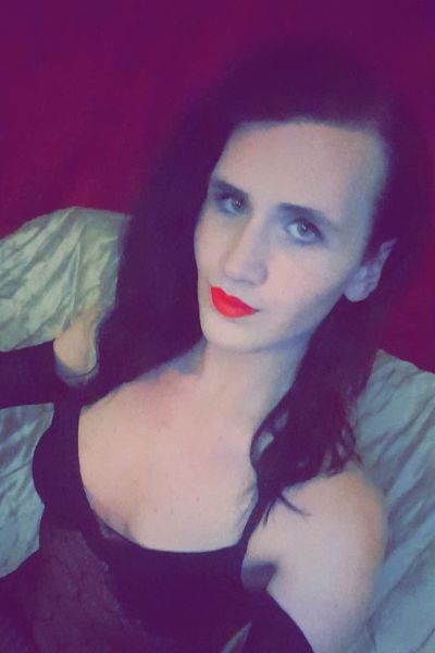 TV South Ayrshire escort in arm length gloves