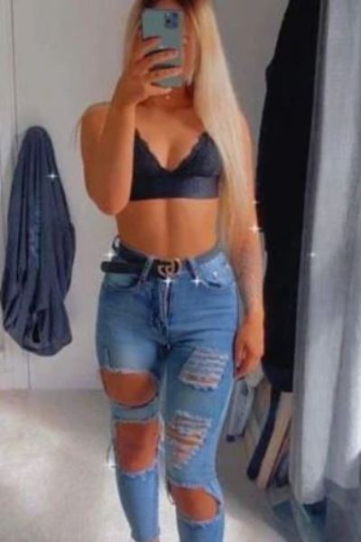 Sexy Sunderland escort in ripped jeans