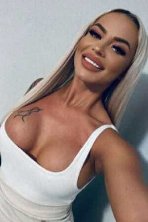 Kim Central London Enhanced Escort with beautiful teeth