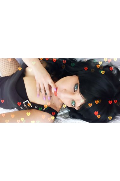 Dark haired independent Luton escort