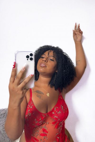 Busty ebony Birmingham escort