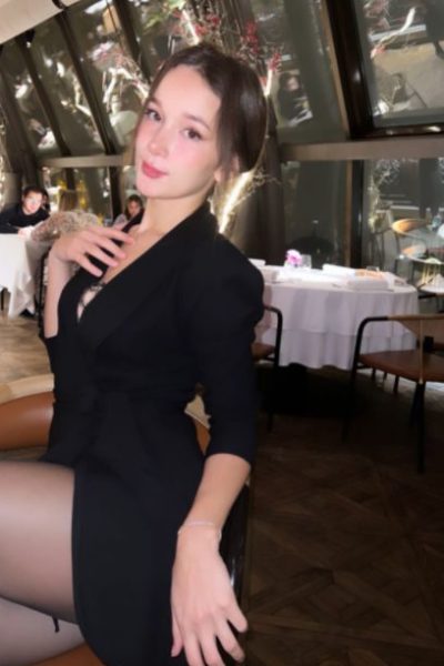 Sexy Edinburgh Escort on a night out