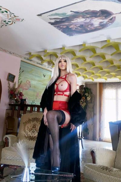 Sexy Tamara TS revealing her breasts