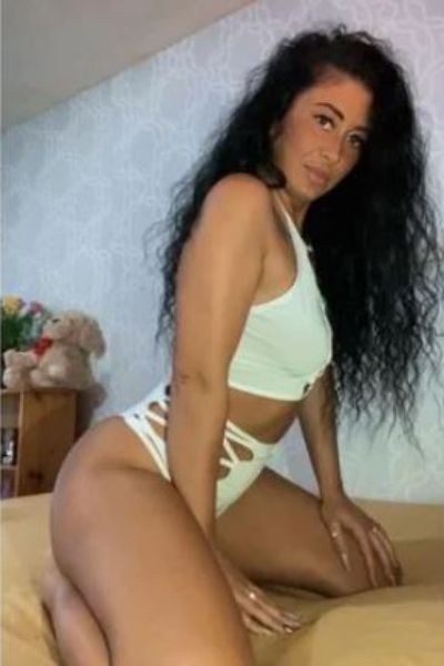 Independent Escort Antonia in white lingerie