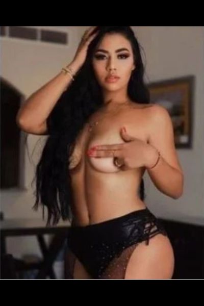 GFE in Doncaster escort topless