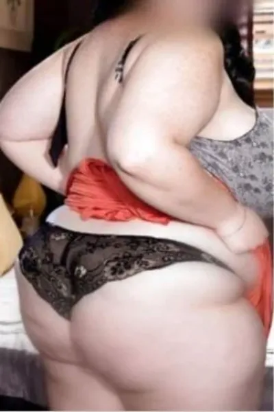 BBW B23 Escort in black pants