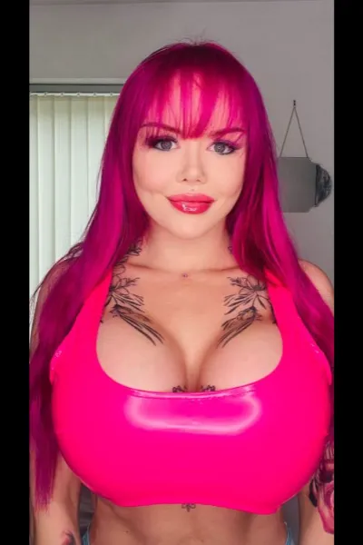 Emma Stone Escort in all pink