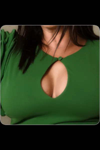 Miss Buffy Browns breasts