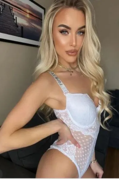 Sexy Blonde Winchester Escort