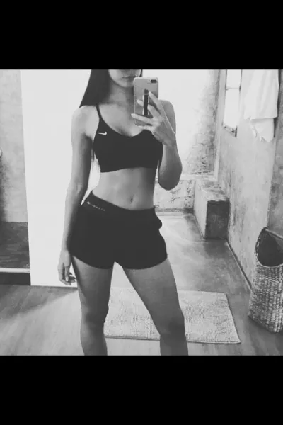 TS Kylie takes a selfie in sports clothing