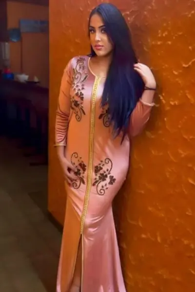 Arab escort in traditional dress