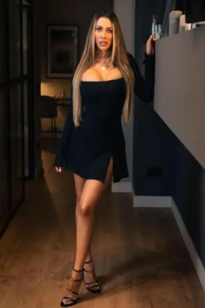 Professional blonde Enfield escort