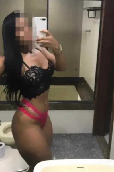 Trans escort in underwear taking a selfie