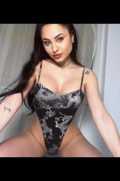 Attractive Malvern escort