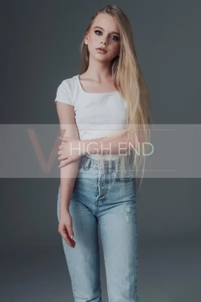 Young blonde Kensington escort