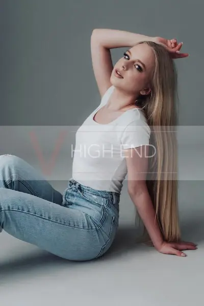 Young blonde Kensington escort