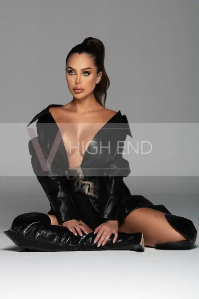 South Kensington Escort in black outfit