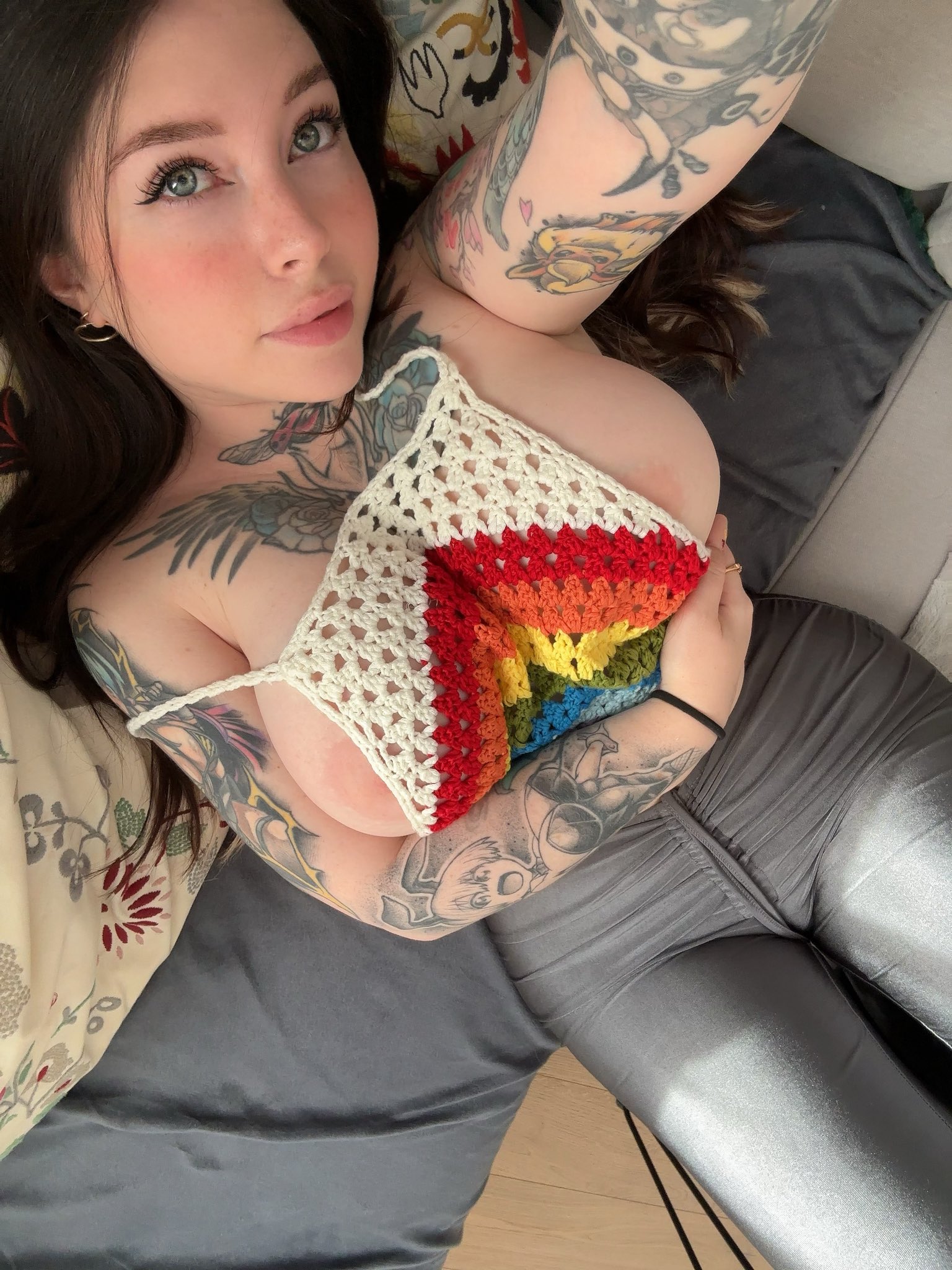 Busty tattooed Birmingham TS escort