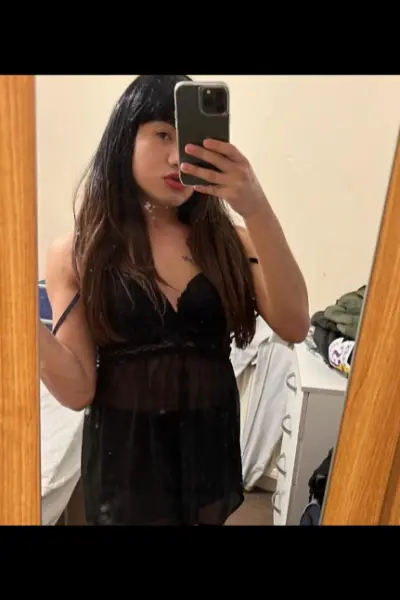 TV escort taking a selfie