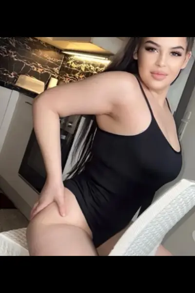 Eastwood Escort in black bodice