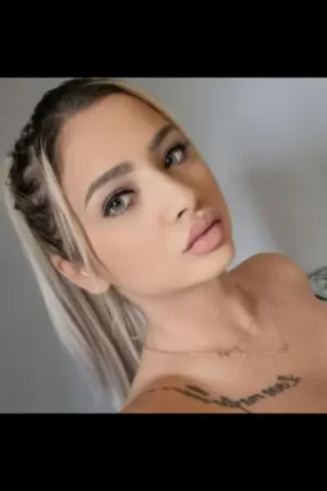 Blonde Birmingham escort