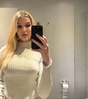 Sexy blonde Birmingham escort taking a selfie