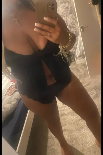 Busty Newcastle Escort taking a selfie