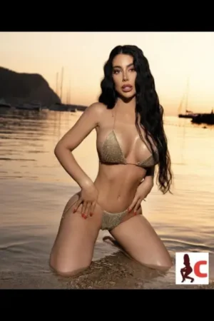 Hanna X posing in the sea