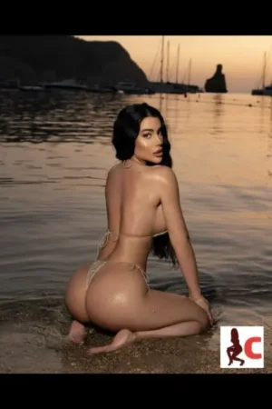 Hanna X showing her perfect ass