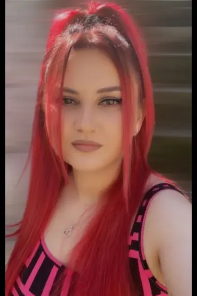 Swindon Escort with dyed red hair